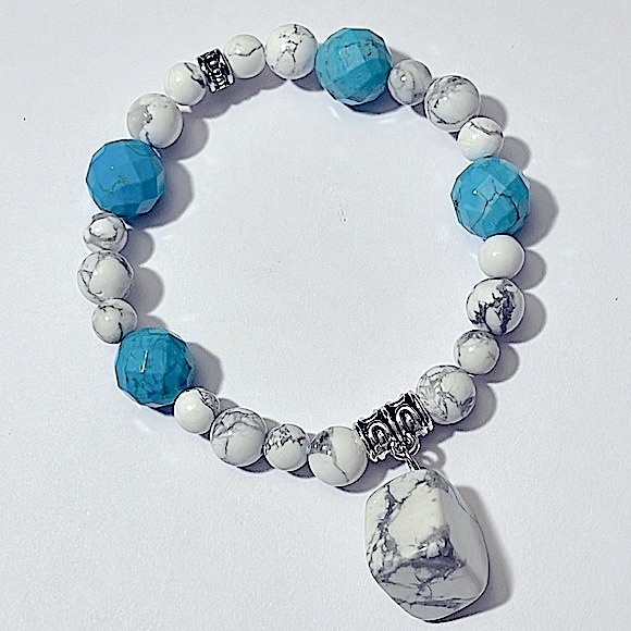 Earth Art hand crafted artisan Jewelry - Genuine White Howlite w/ Faceted Blue Howlite & Freeform Pendant 🤍💎